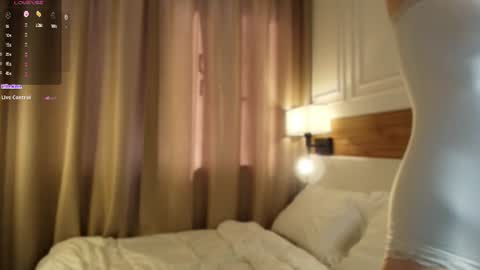 blondoll online show from June 10, 1:39 am