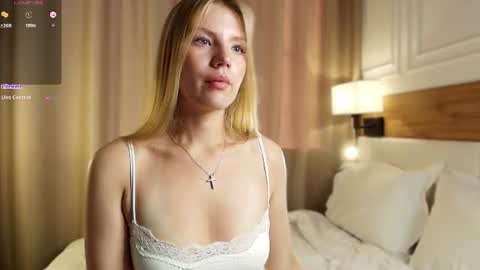blondoll online show from August 3, 1:15 am