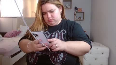 Snapshot of blondyliciousx chatting on December 11, 8:39 pm katartistic name online show from December 11, 8:39 pm