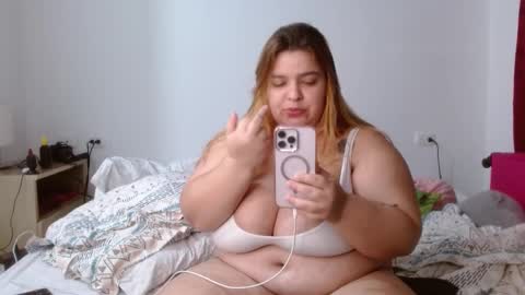 Snapshot of blondyliciousx chatting on February 9, 2:28 am katartistic name online show from February 9, 2:28 am