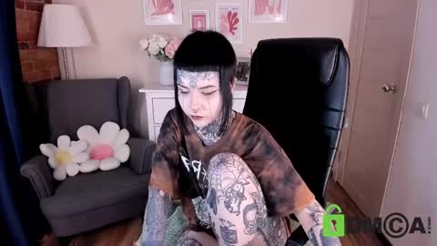 Snapshot of blood__mary chatting on May 2, 10:20 am Mary online show from May 2, 10:20 am