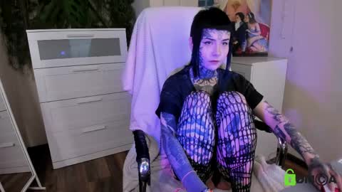 Snapshot of blood__mary chatting on May 11, 8:50 pm Mary online show from May 11, 8:50 pm