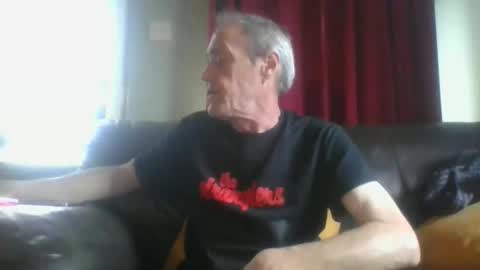 bloody52 online show from January 18, 1:59 pm