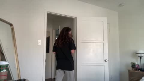 Emma Bloom online show from November 8, 7:01 pm