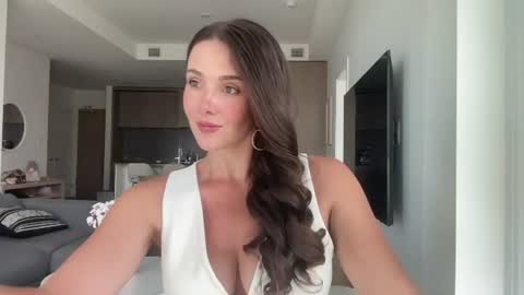 Emma Bloom online show from June 18, 8:57 pm
