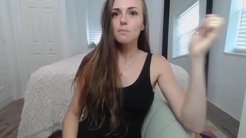 Snapshot of blowjobboss chatting on December 9, 7:07 pm Sarah Zee online show from December 9, 7:07 pm