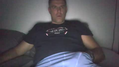 Snapshot of blue_eye_hot_dick chatting on December 21, 12:51 am blue_eye_hot_dick online show from December 21, 12:51 am