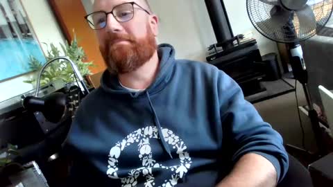 Snapshot of blue_eyes_kiwi chatting on January 4, 5:27 am blue_eyes_kiwi online show from January 4, 5:27 am