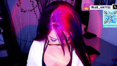 blue katt online show from April 19, 8:33 pm