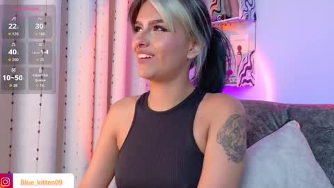 Snapshot of blue_kittenn chatting on November 11, 6:24 am blue_kittenn online show from November 11, 6:24 am