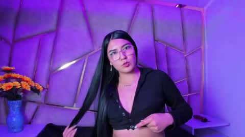 Snapshot of blue_vely chatting on February 19, 5:53 pm Blue Vely online show from February 19, 5:53 pm