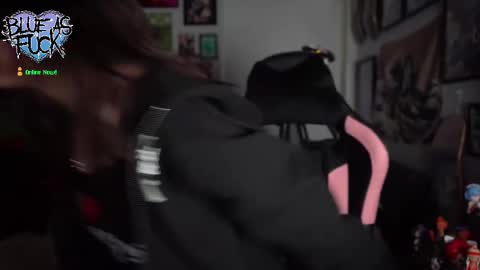 Blue online show from October 8, 1:47 am