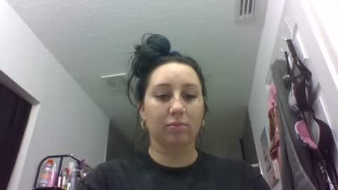 Snapshot of bluebabybunny563 chatting on August 9, 11:42 pm bluebabybunny563 online show from August 9, 11:42 pm