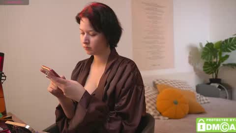 bluebeell online show from November 18, 9:41 pm