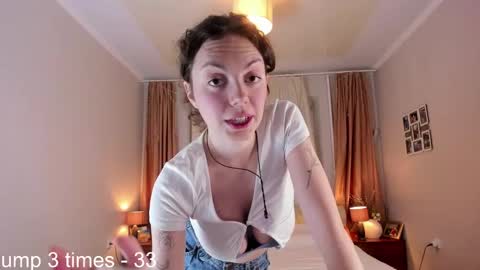 Snapshot of blueberrynight chatting on January 17, 3:22 pm Elisa online show from January 17, 3:22 pm