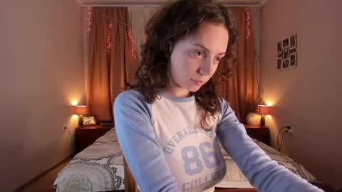 Snapshot of blueberrynight chatting on February 1, 2:13 pm Elisa online show from February 1, 2:13 pm