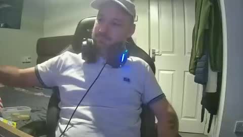 Snapshot of bluebirdflame1 chatting on December 30, 4:31 am bluebirdflame1 online show from December 30, 4:31 am