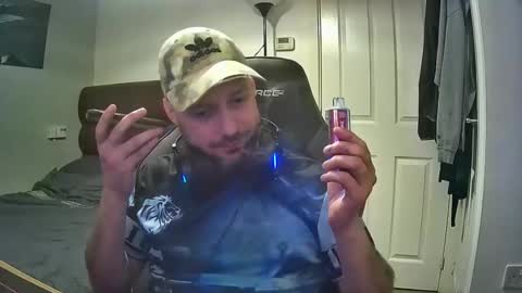 Snapshot of bluebirdflame1 chatting on February 18, 10:47 pm bluebirdflame1 online show from February 18, 10:47 pm