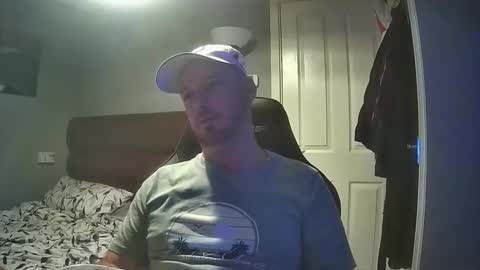 Snapshot of bluebirdflame1 chatting on October 31, 8:10 pm bluebirdflame1 online show from October 31, 8:10 pm