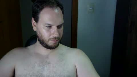 Snapshot of bluec2c chatting on November 27, 2:35 am Blue online show from November 27, 2:35 am