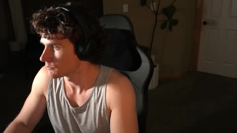 Snapshot of bluecoffee chatting on March 2, 2:58 am bluecoffee online show from March 2, 2:58 am