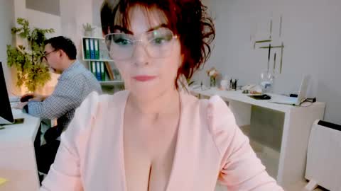 Snapshot of bluediamondsdreams chatting on April 30, 10:32 am bluediamondsdreams online show from April 30, 10:32 am