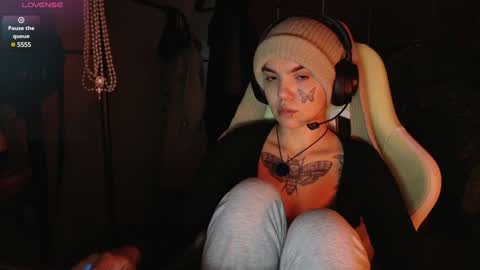 Snapshot of bluedweeb chatting on January 23, 8:57 am Blue online show from January 23, 8:57 am