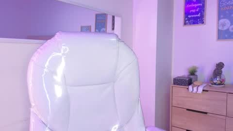        online show from October 18, 10:27 am