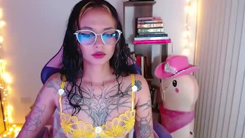 Im Abril .. Nice to meet you  thumb up me please its important  INDEPENDENT MODEL online show from September 26, 12:47 am