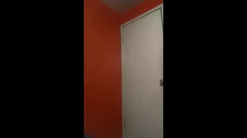 Snapshot of blueeye9083 chatting on February 16, 8:43 am blueeye9083 online show from February 16, 8:43 am