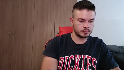 blueeyeboy0 online show from January 8, 12:37 pm