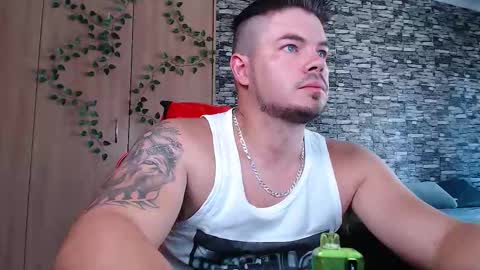 blueeyeboy0 online show from January 13, 9:03 am