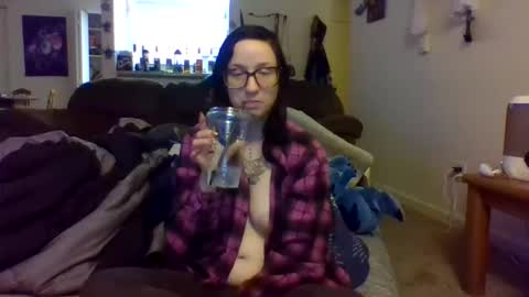 Snapshot of blueeyedbeauty1995 chatting on November 7, 12:21 am Blueeyedbeauty online show from November 7, 12:21 am