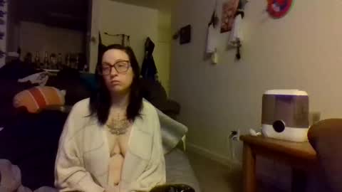 Snapshot of blueeyedbeauty1995 chatting on November 8, 1:50 am Blueeyedbeauty online show from November 8, 1:50 am