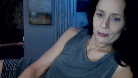 Blueeyedlie online show from February 12, 3:29 pm
