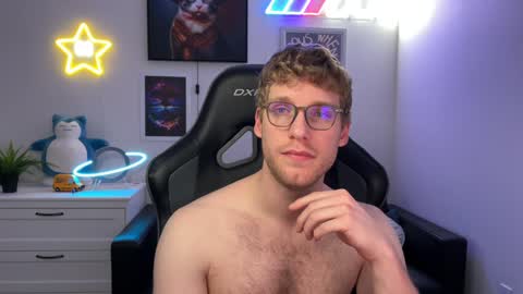 blueeyedtallguy online show from December 2, 9:24 am