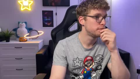 blueeyedtallguy online show from December 6, 1:07 am