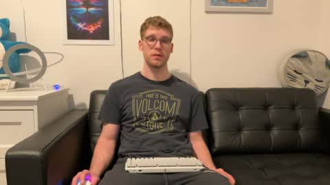 blueeyedtallguy online show from December 22, 1:12 am