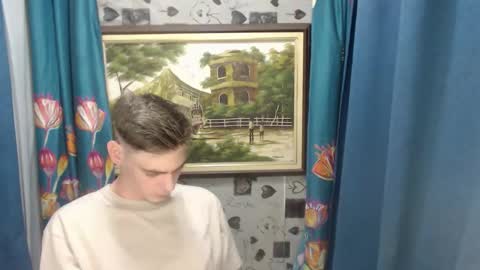 blueeyedboyisasia online show from June 11, 2:33 am