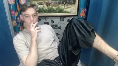 blueeyedboyisasia online show from June 12, 4:22 am