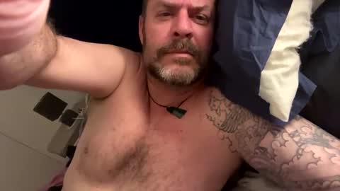 Snapshot of blueylouie8383 chatting on December 28, 5:23 am Blueyloey online show from December 28, 5:23 am