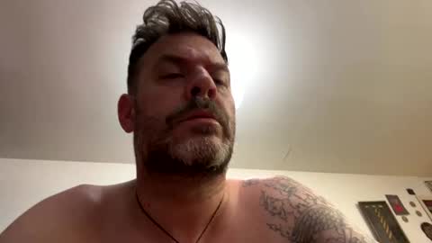 Snapshot of blueylouie8383 chatting on February 24, 1:24 am Blueyloey online show from February 24, 1:24 am