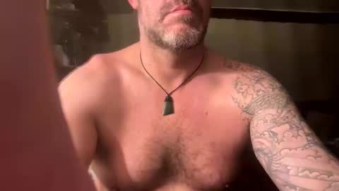 Snapshot of blueylouie8383 chatting on November 27, 4:14 am Blueyloey online show from November 27, 4:14 am