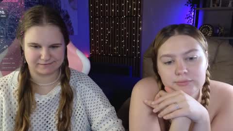 Snapshot of blush_ellie chatting on December 14, 6:20 pm Ellie3 online show from December 14, 6:20 pm