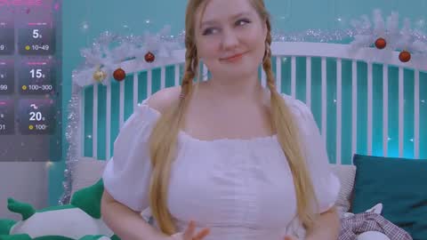 Snapshot of blush_ellie chatting on December 25, 1:51 pm Ellie3 online show from December 25, 1:51 pm