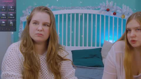 Snapshot of blush_ellie chatting on January 14, 4:18 pm Ellie3 online show from January 14, 4:18 pm