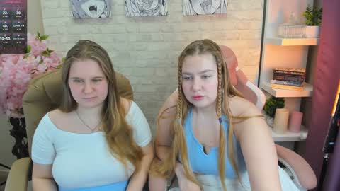 Snapshot of blush_ellie chatting on January 17, 1:46 pm Ellie3 online show from January 17, 1:46 pm