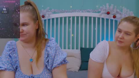 Snapshot of blush_ellie chatting on January 21, 5:20 pm Ellie3 online show from January 21, 5:20 pm