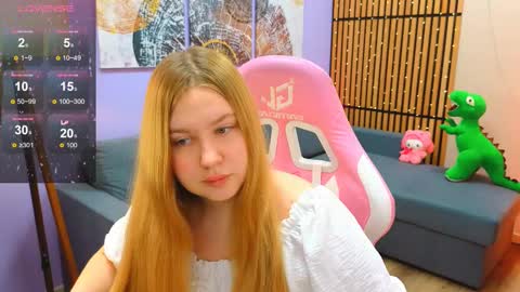 Snapshot of blush_ellie chatting on February 13, 2:20 pm Ellie3 online show from February 13, 2:20 pm