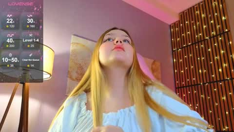 Snapshot of blush_ellie chatting on February 13, 5:22 pm Ellie3 online show from February 13, 5:22 pm